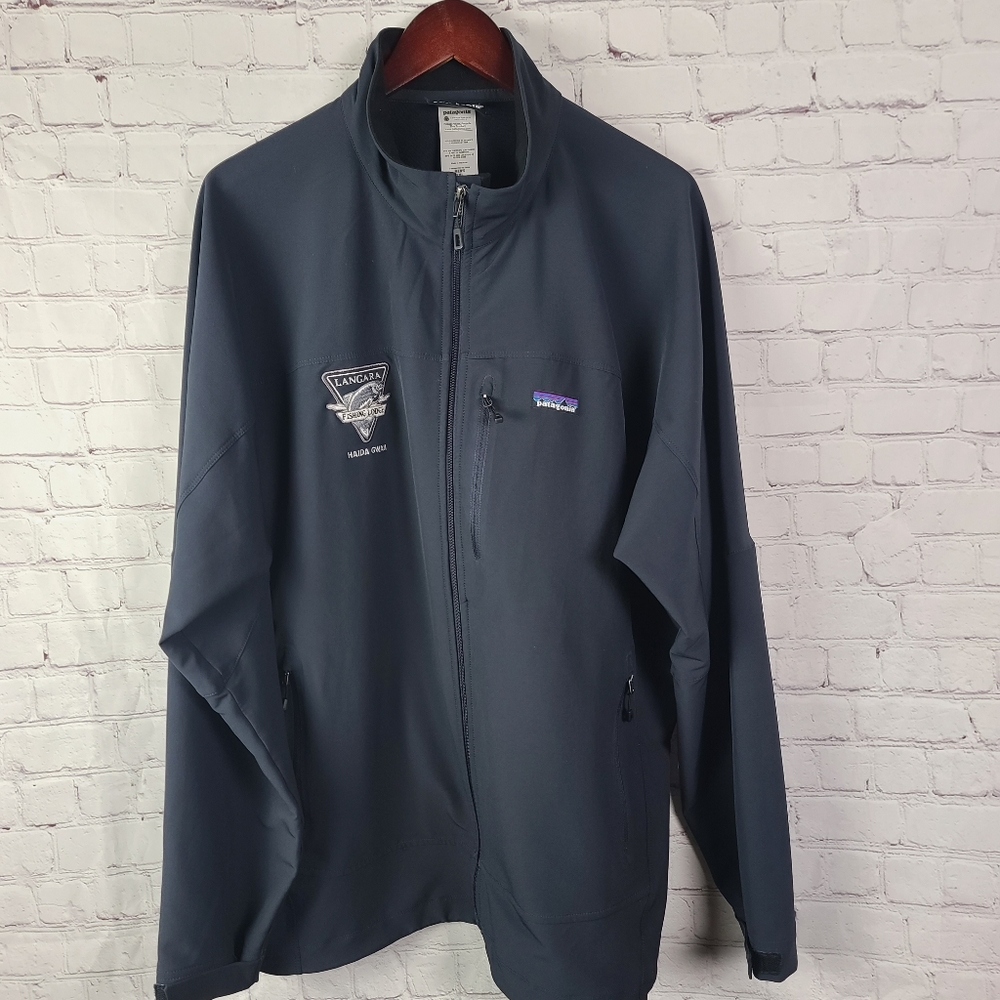 Patagonia Men's lightweight jacket. Branded for Langara Fishing Lodge XX…